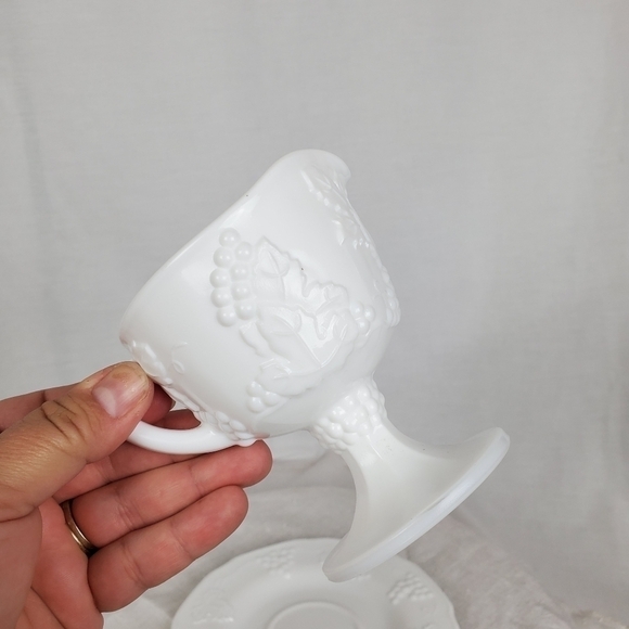 VTG Indiana Colony co Milk glass Harvest grape footed creamer / saucer - Picture 7 of 13